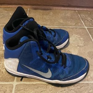 Blue/white Nike boys sneakers size 4.5